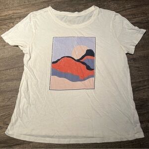 Womens basic graphic top size M preloved